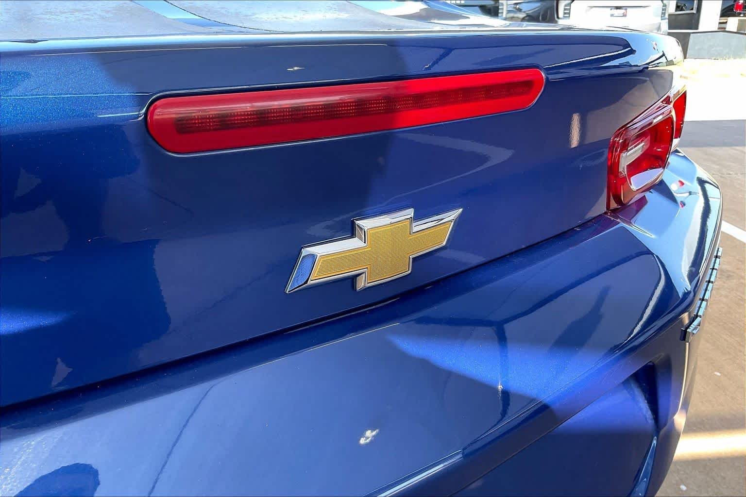 Used 2020 RIVERSIDE BLUE METALLIC Chevrolet 1LT image 29
