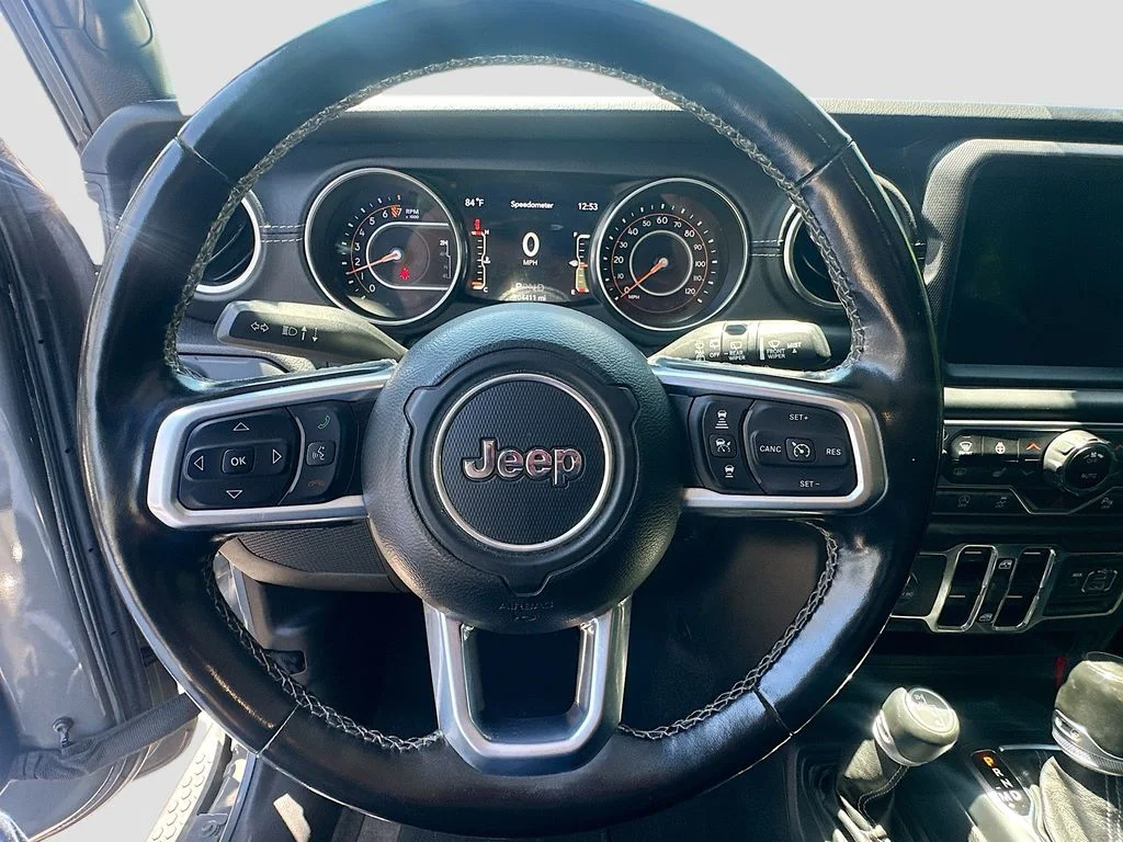 Used 2020 Sting-Gray Clearcoat Jeep Sahara image 12