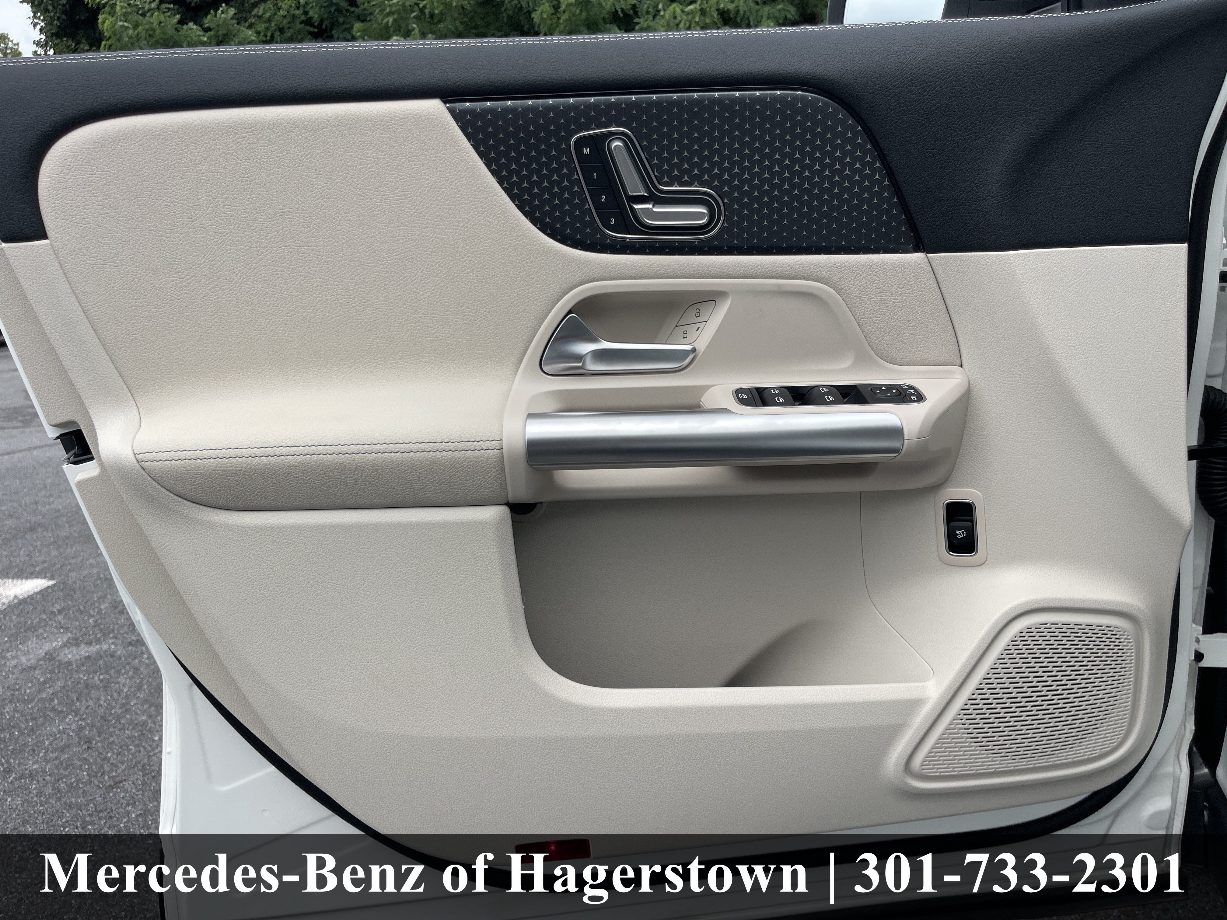 Certified Used 2025 Polar White Mercedes-Benz GLA 250 4MATIC® SUV image 24