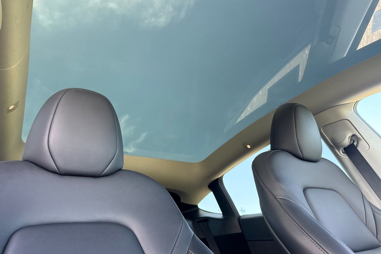 Used 2025  Tesla Long Range image 19