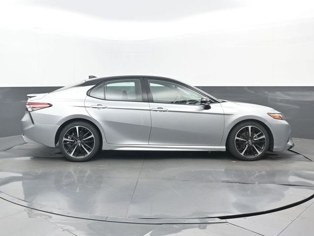 Used 2019 Midnight Black Metallic Toyota XSE V6 image 2