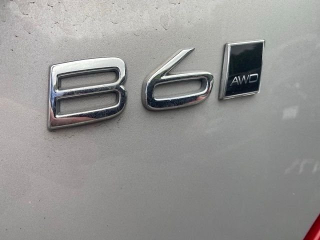 Used 2024 Silver Volvo B6 Plus Bright Theme image 20