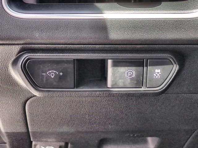 Used 2025 White Kia LXS image 23
