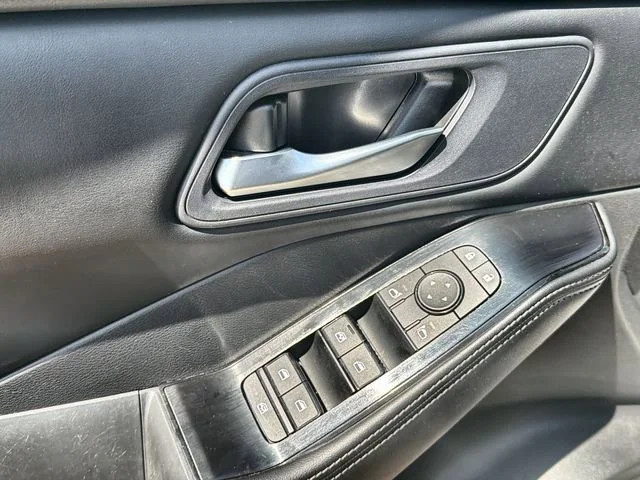 2025 Nissan Rogue SV - Photo 22