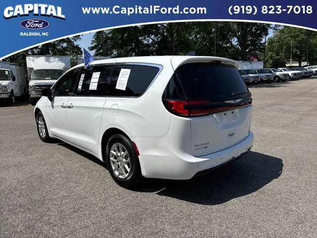 Used 2024 White Chrysler Touring L image 6