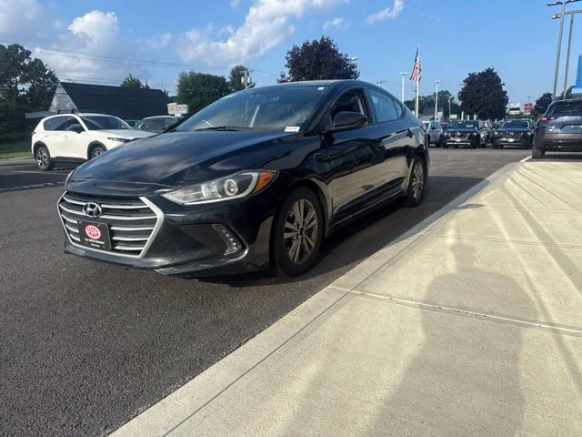 Used 2018 Black Hyundai Value Edition image 4