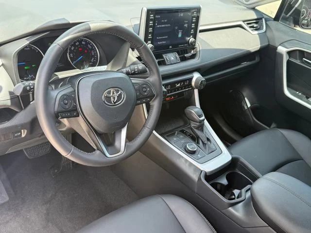 Certified Used 2021 BLUEPRINT Toyota XLE Premium image 11