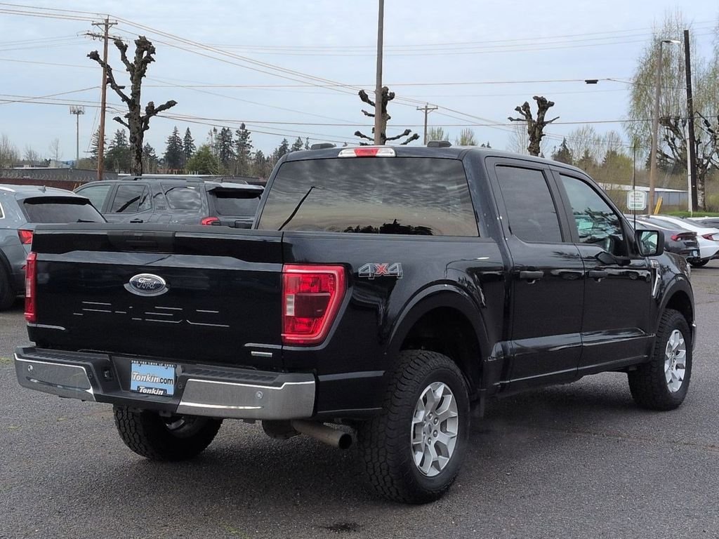 Used 2023 Blue Metallic Ford XLT image 4