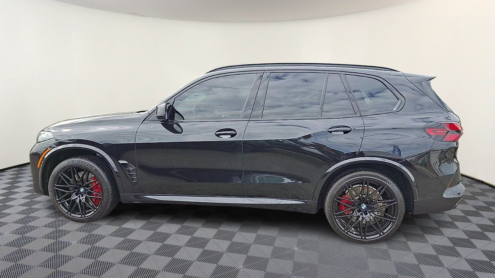 Used 2025 Black Sapphire Metallic - 475 BMW Competition image 5