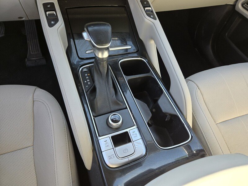 Used 2020 Purple Kia EX image 22