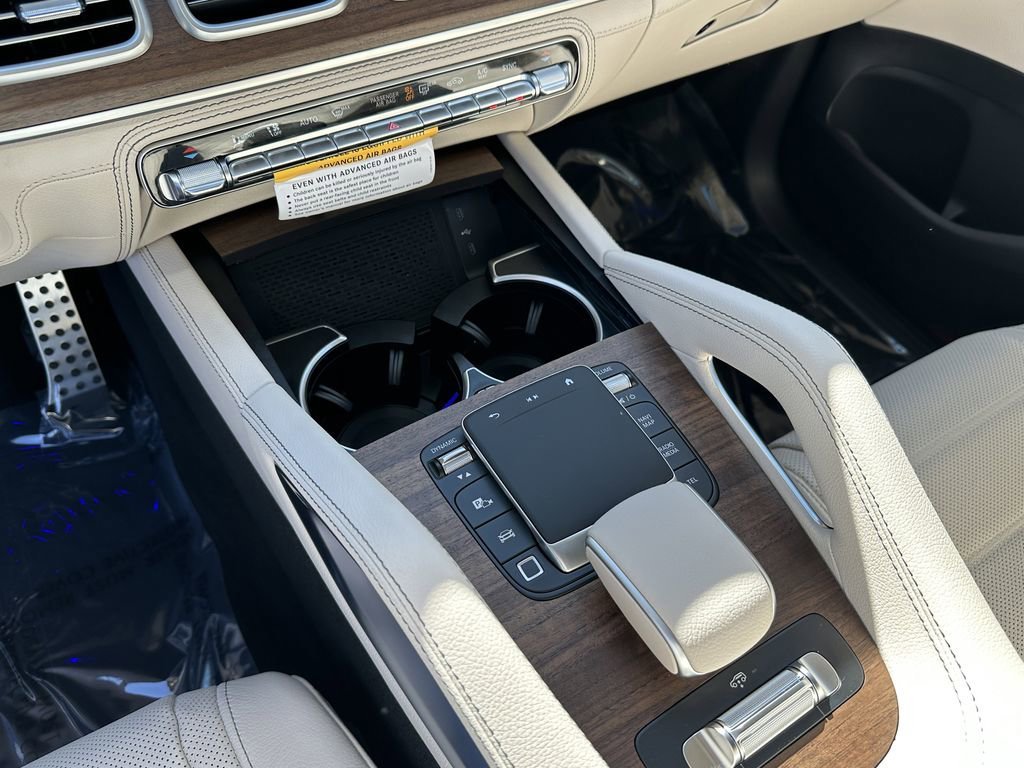 New 2026 MANUFAKTUR Moonlight White Metallic Mercedes-Benz GLS 450 image 34