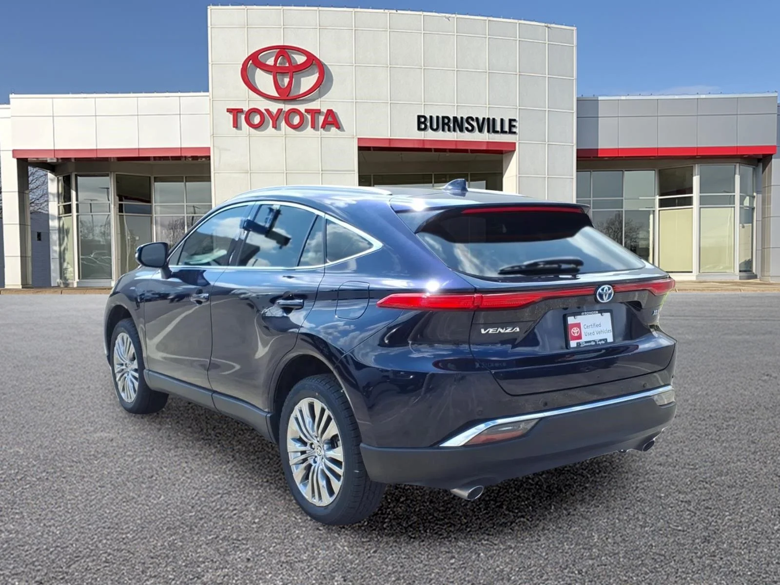 Certified Used 2024  Toyota XLE image 6