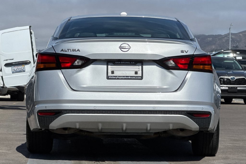 Used 2024 Silver Nissan 2.5 SV image 5
