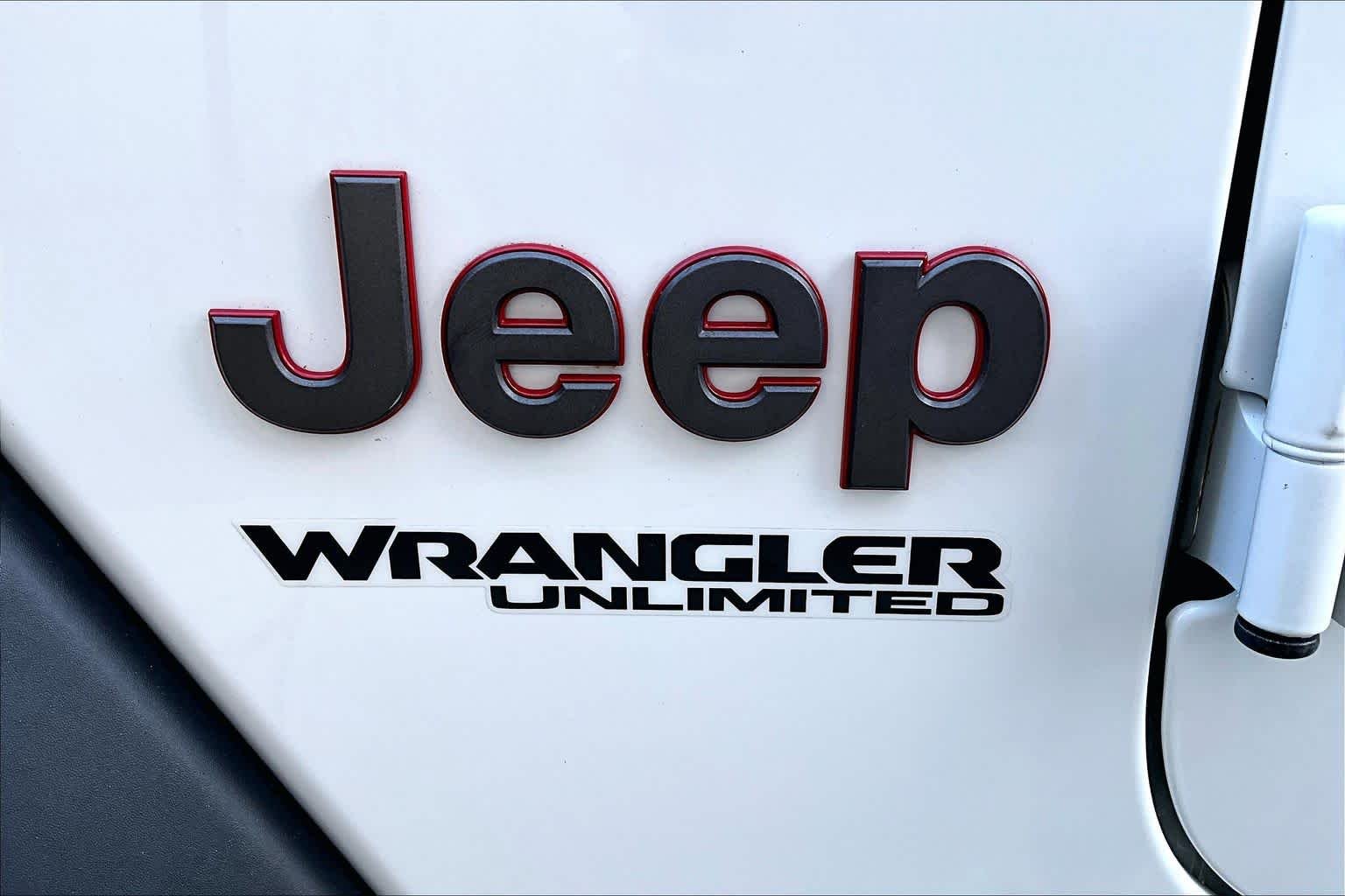 Used 2022 Bright White Clearcoat Jeep Unlimited Rubicon image 9