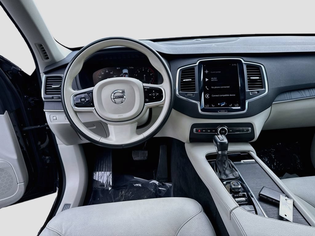Used 2020 Black Volvo Momentum image 25