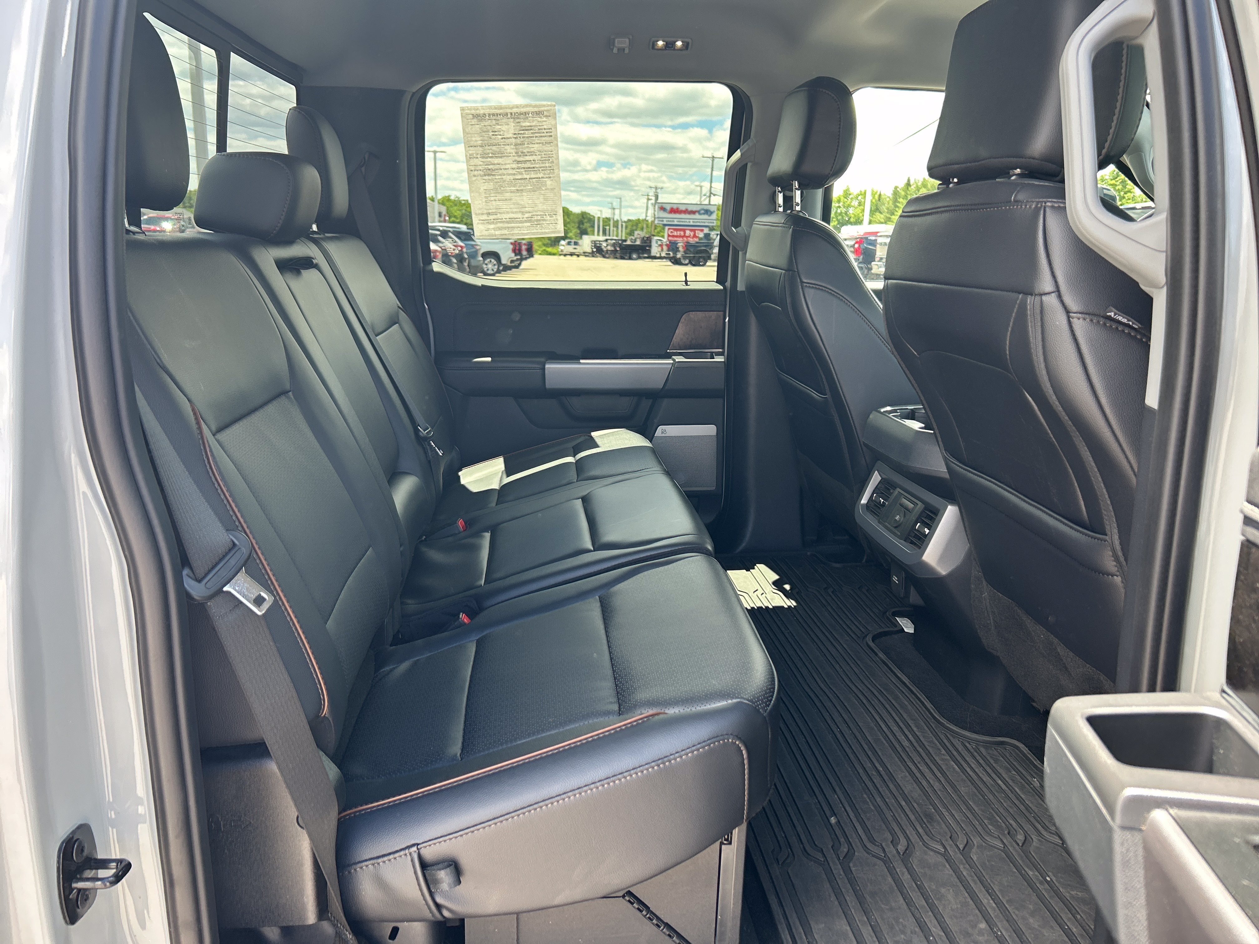 Used 2025 Avalanche Ford LARIAT image 11