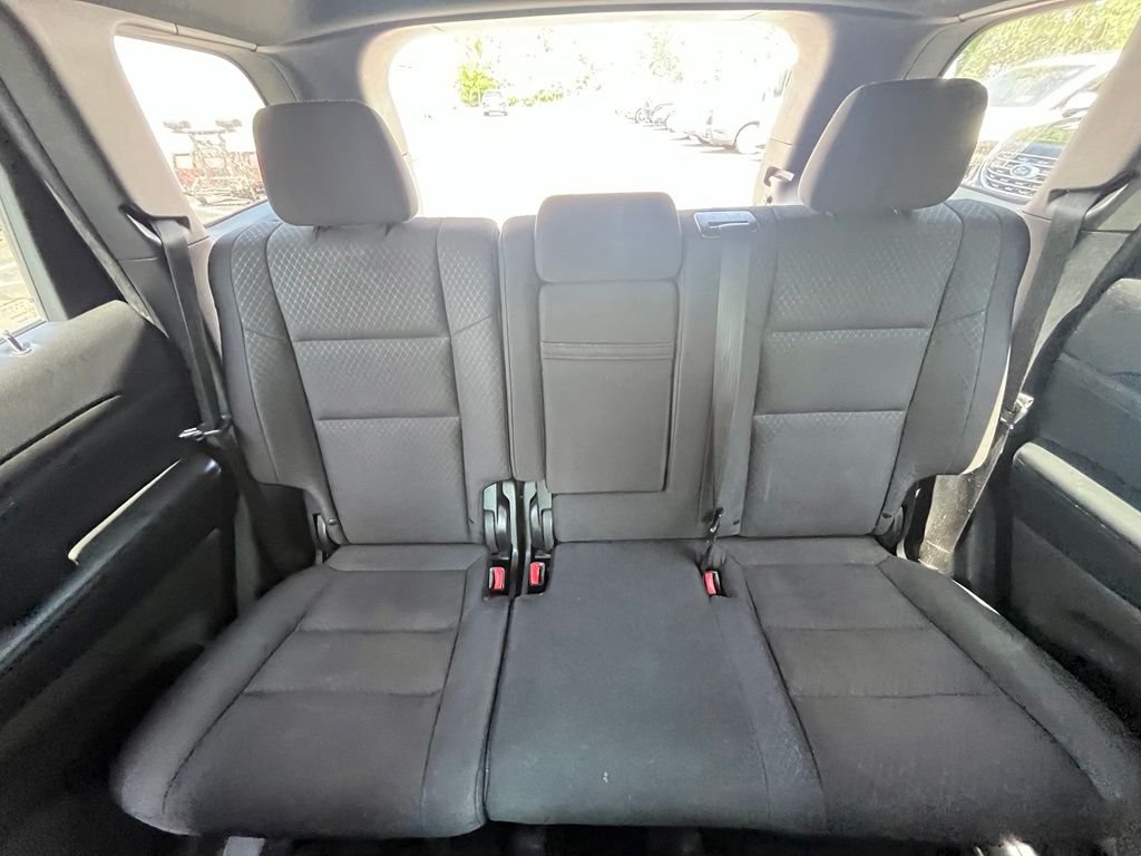 Used 2018 White Jeep Laredo E image 27