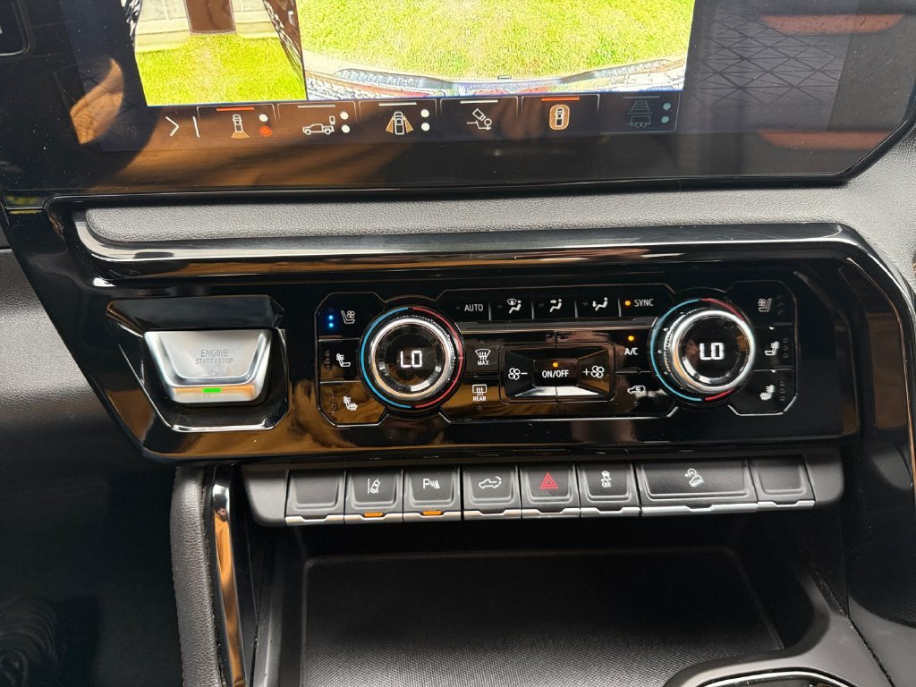 Used 2024 Silver GMC AT4 image 22