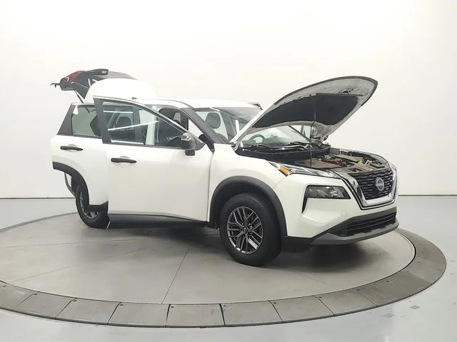 Used 2023 White Nissan S image 10
