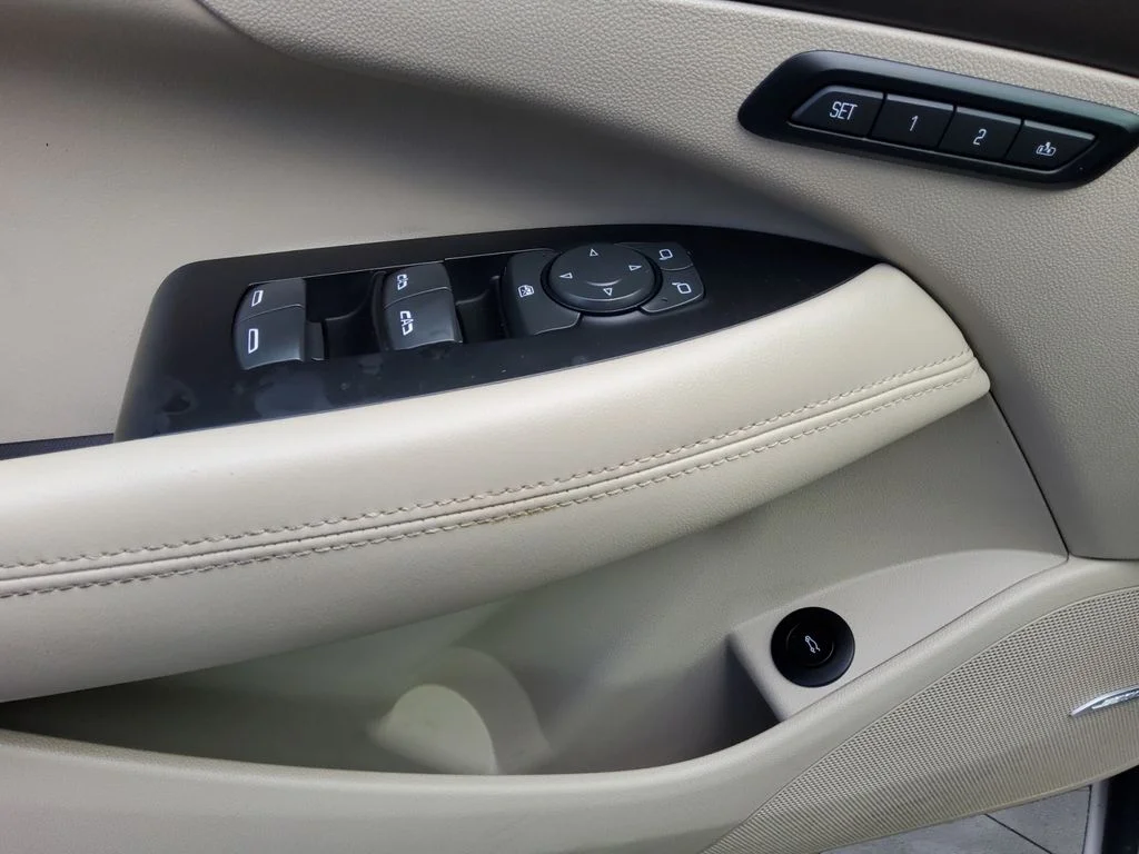 Used 2018 White Buick Premium I Group image 12