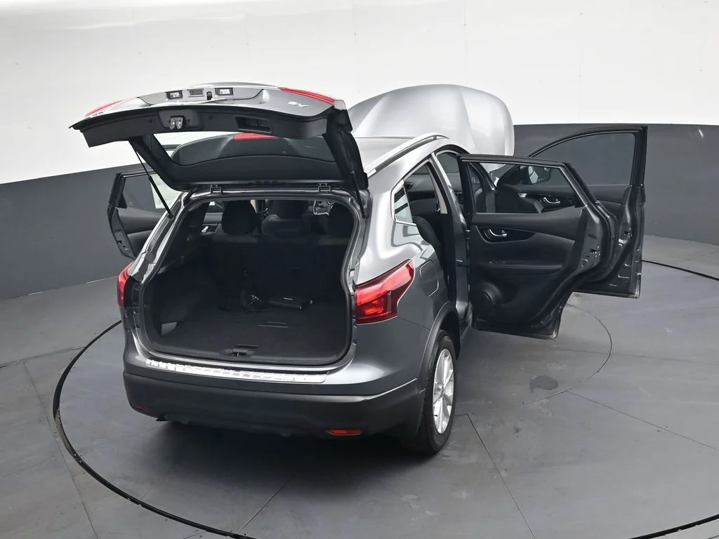 Used 2017 Gray Nissan SV image 48