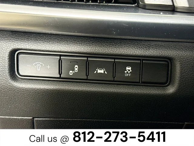 Used 2022 White Kia S image 10