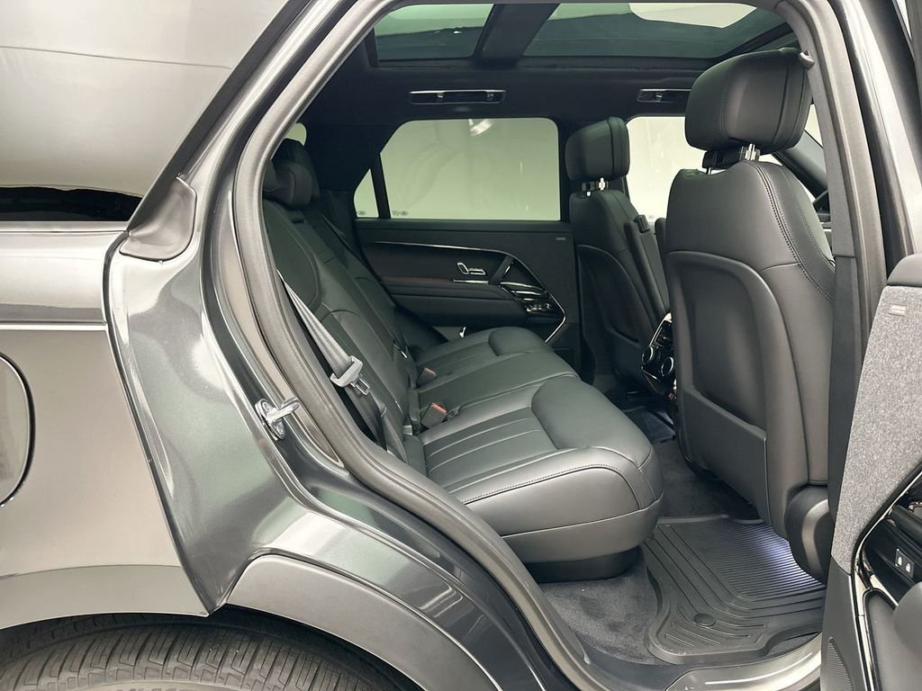 New 2026 Carpathian Grey Land Rover Dynamic SE image 7