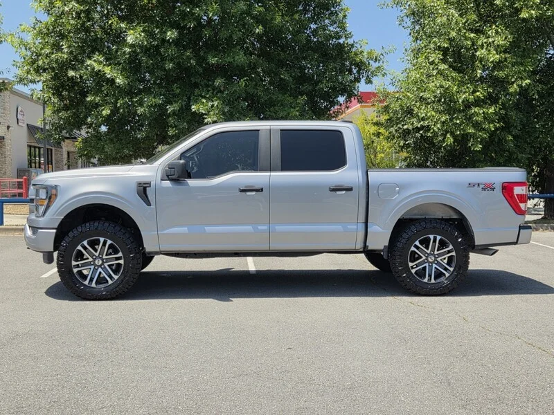 Used 2023 SILVER FORD XL image 2