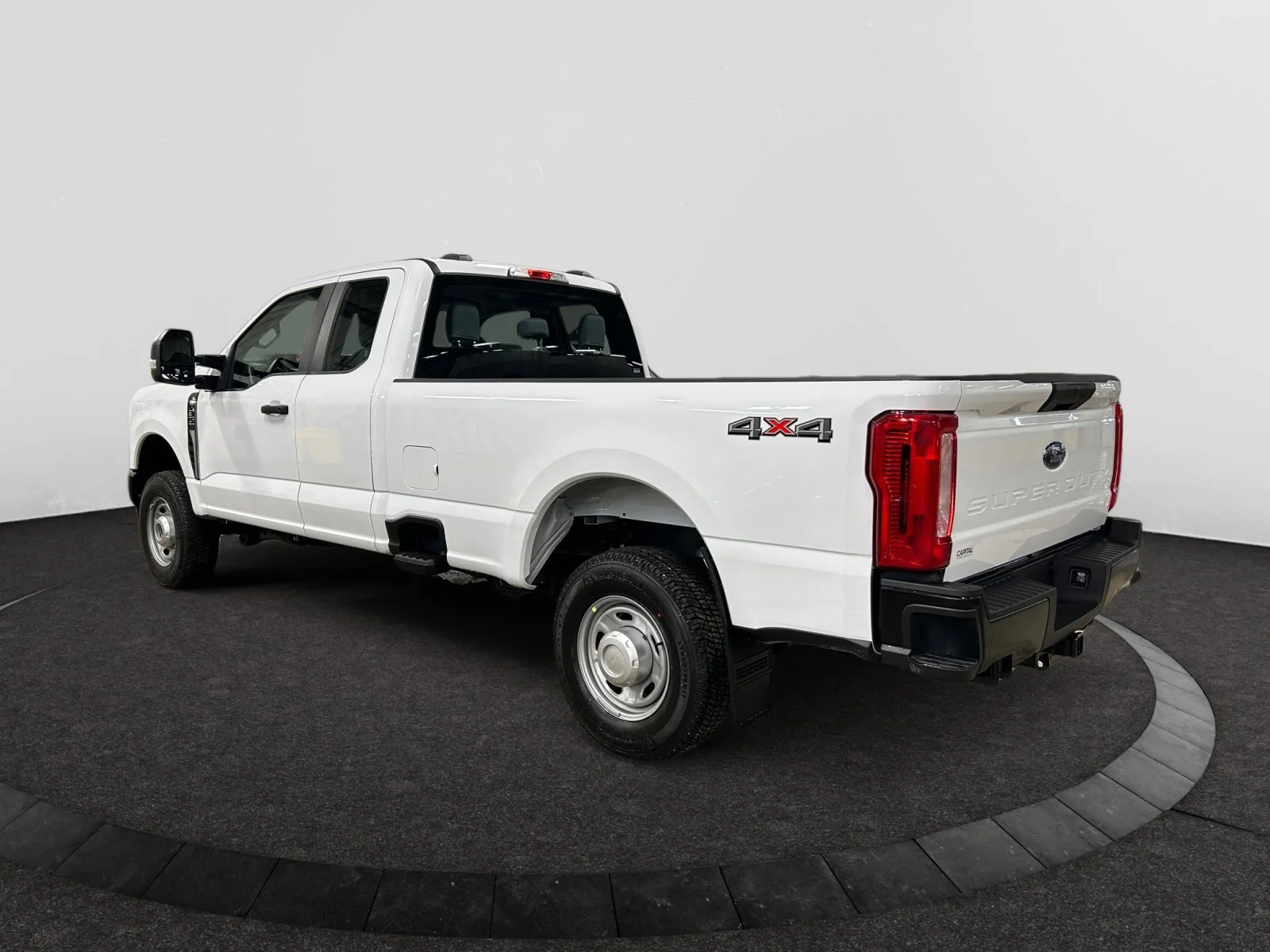 New 2026 Oxford White Ford XL image 3