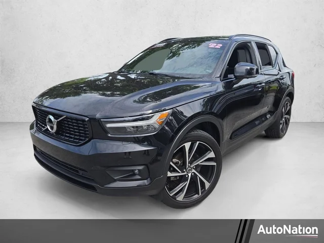2022 Volvo XC40 R-Design