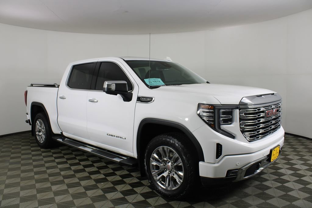 2023 GMC Sierra 4WD Crew Cab Short Box Denali's photo