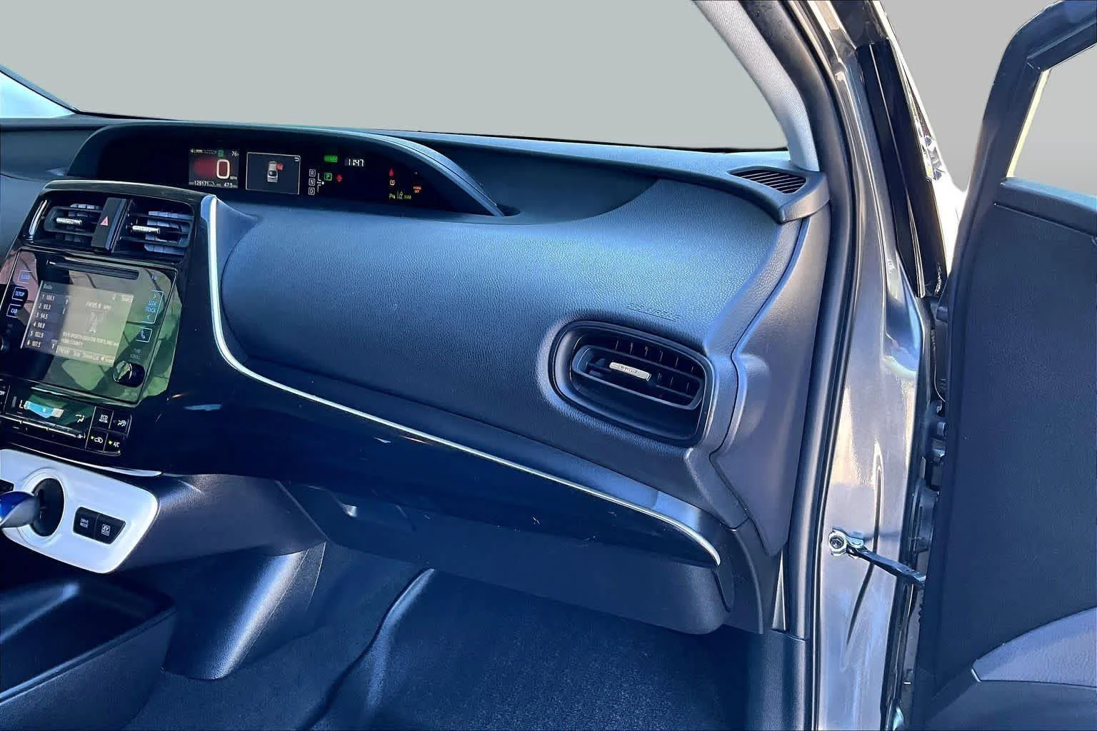 Used 2017 Magnetic Gray Metallic Toyota Two Eco image 19