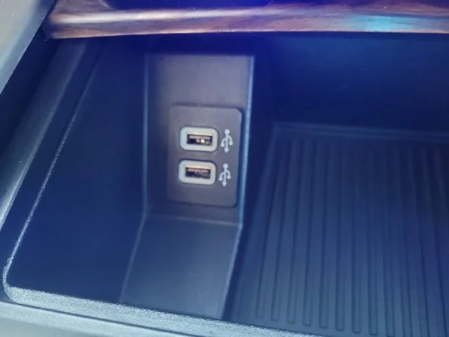 Used 2019 White Ford Lariat image 27
