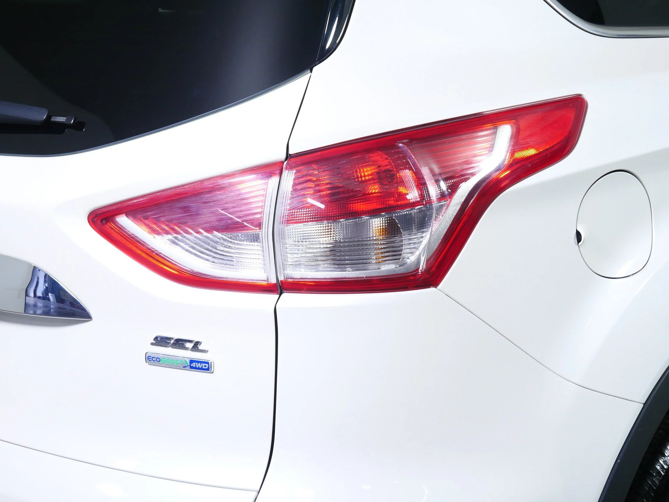 Used 2013 White Platinum Tricoat Ford SEL image 17