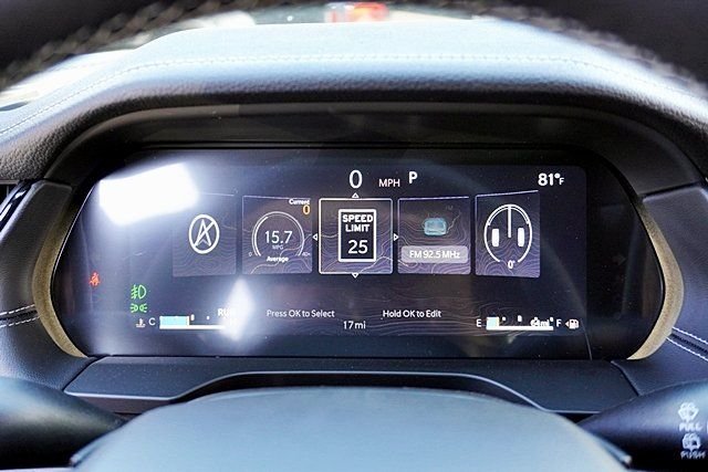 New 2026 Bright White Clear-Coat Exterior Paint Jeep Limited image 39