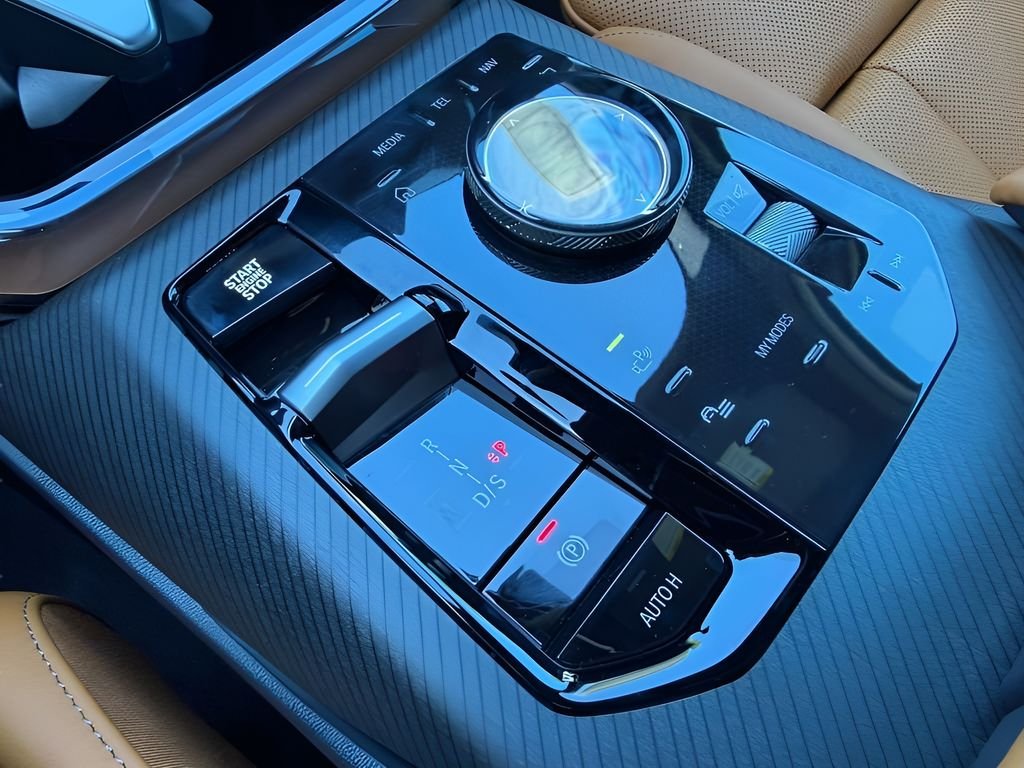 New 2026 Arctic Race Blue metallic BMW 30 xDrive image 19