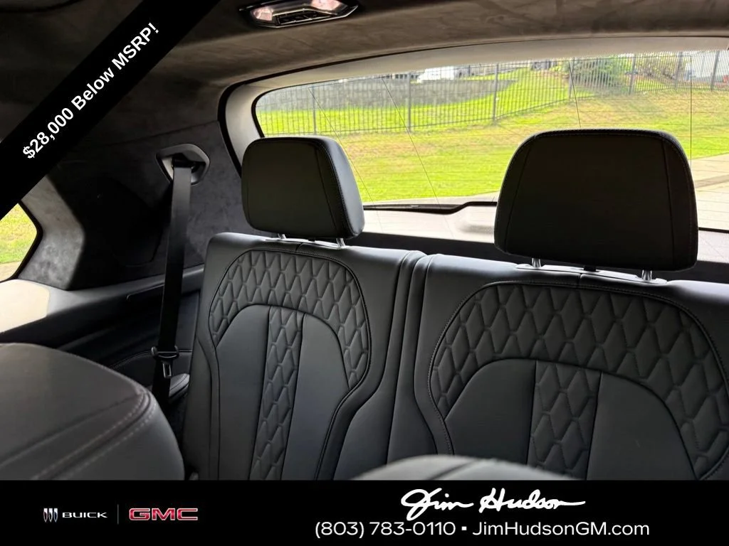 Used 2024 Gray BMW M60i image 27