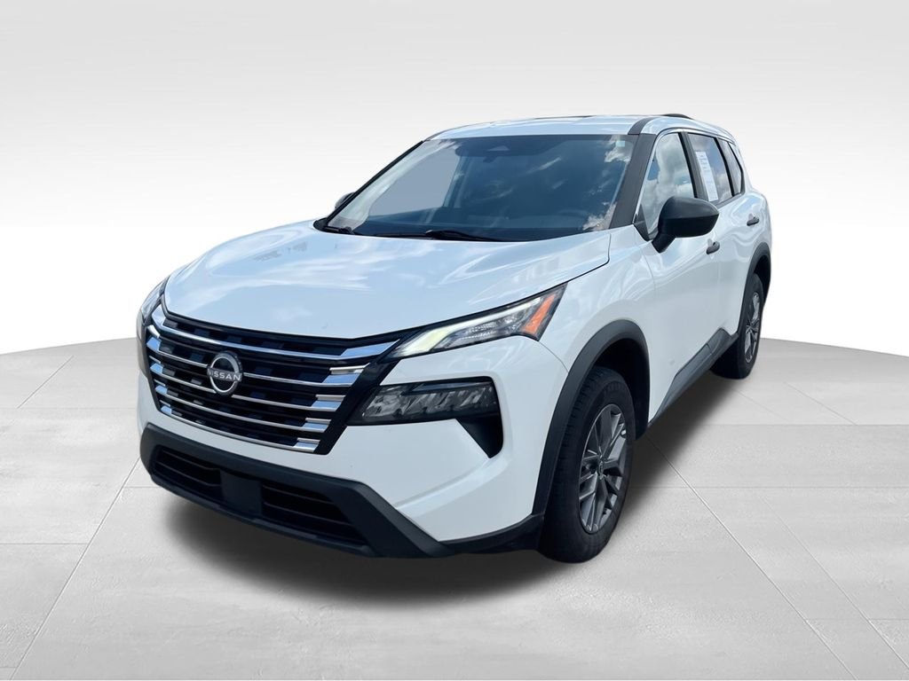 Used 2024 White Nissan S image 4