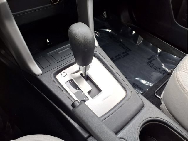 Used 2015  Subaru 2.5i image 6