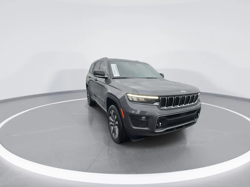 Used 2025 Gray Jeep Overland image 2