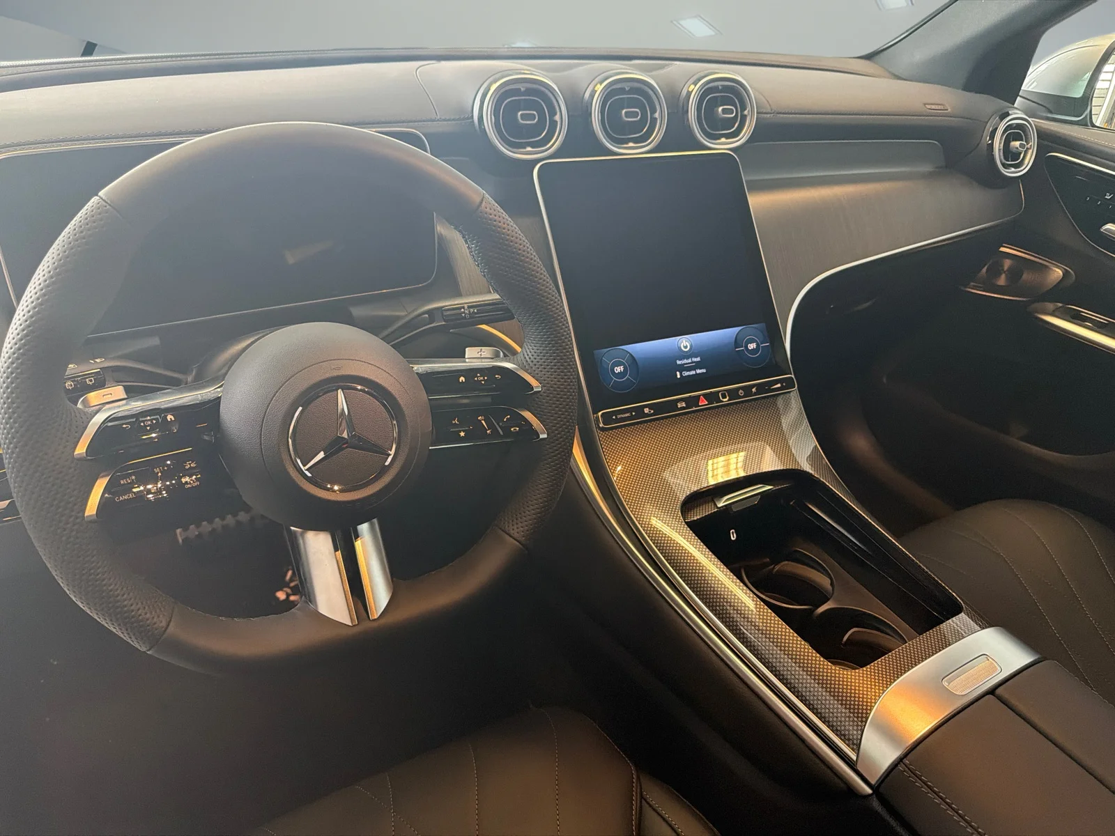 Used 2026 Silver Mercedes-Benz GLC 300 4MATIC SUV image 11