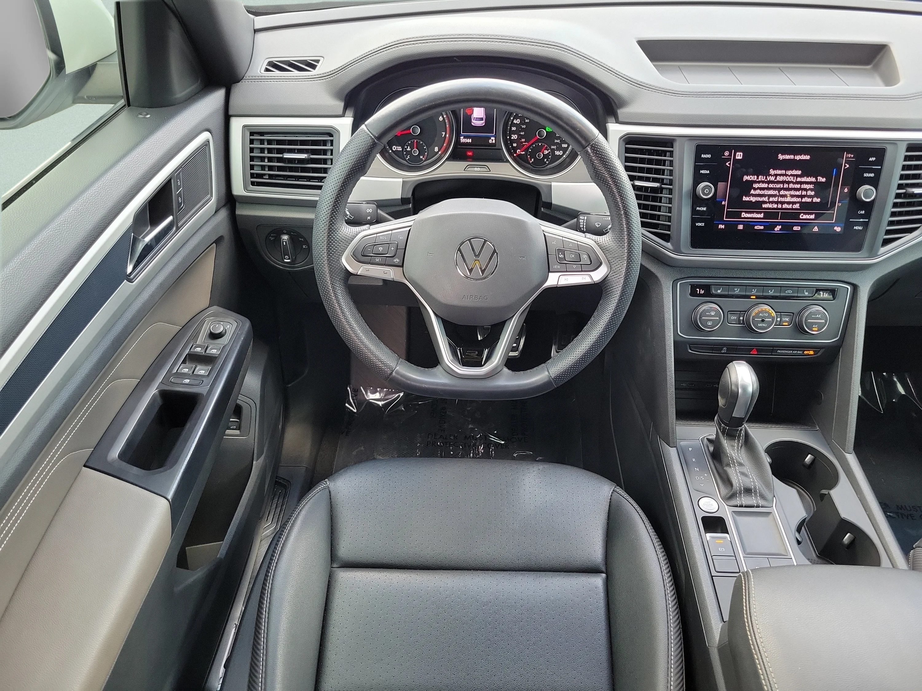 Used 2021  Volkswagen 3.6L V6 SE w/Technology R-Line image 18