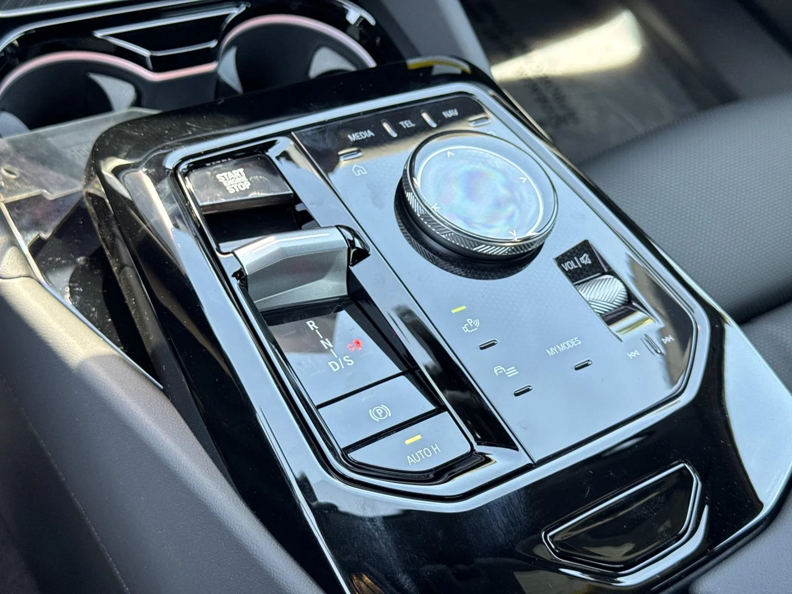 New 2027 Oxide Grey Metallic BMW 530i Sedan image 18