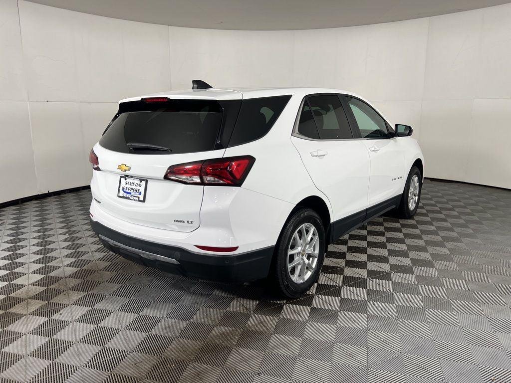 Used 2024 Summit White Chevrolet LT image 9