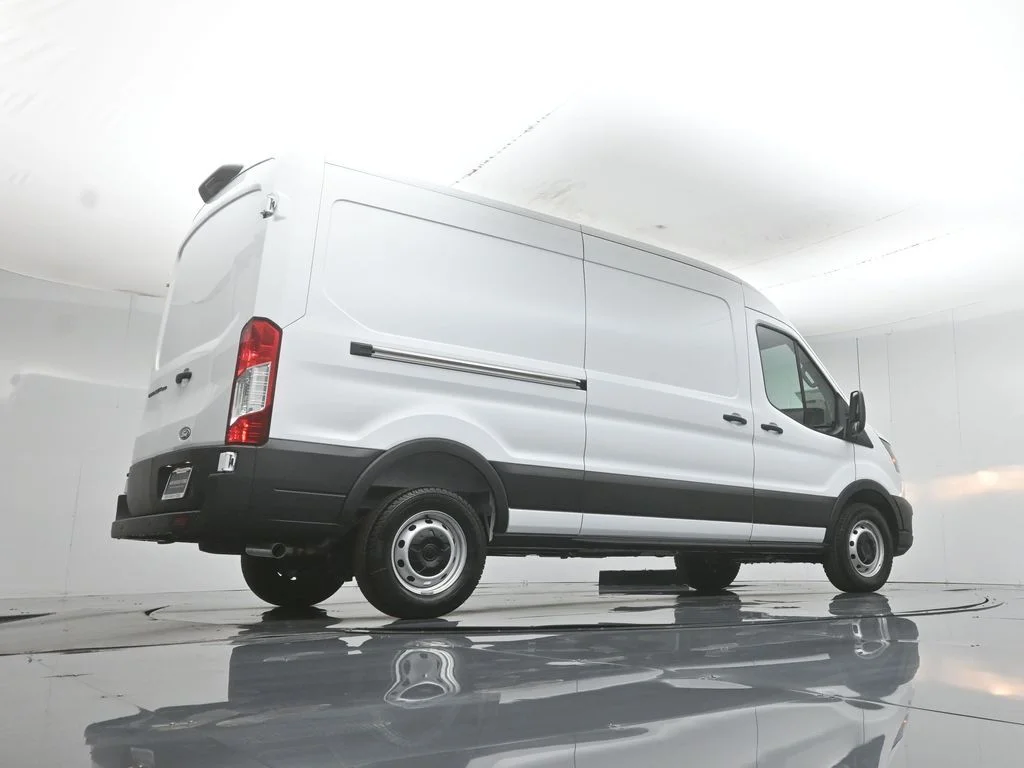 New 2026 Oxford White Ford Base image 47