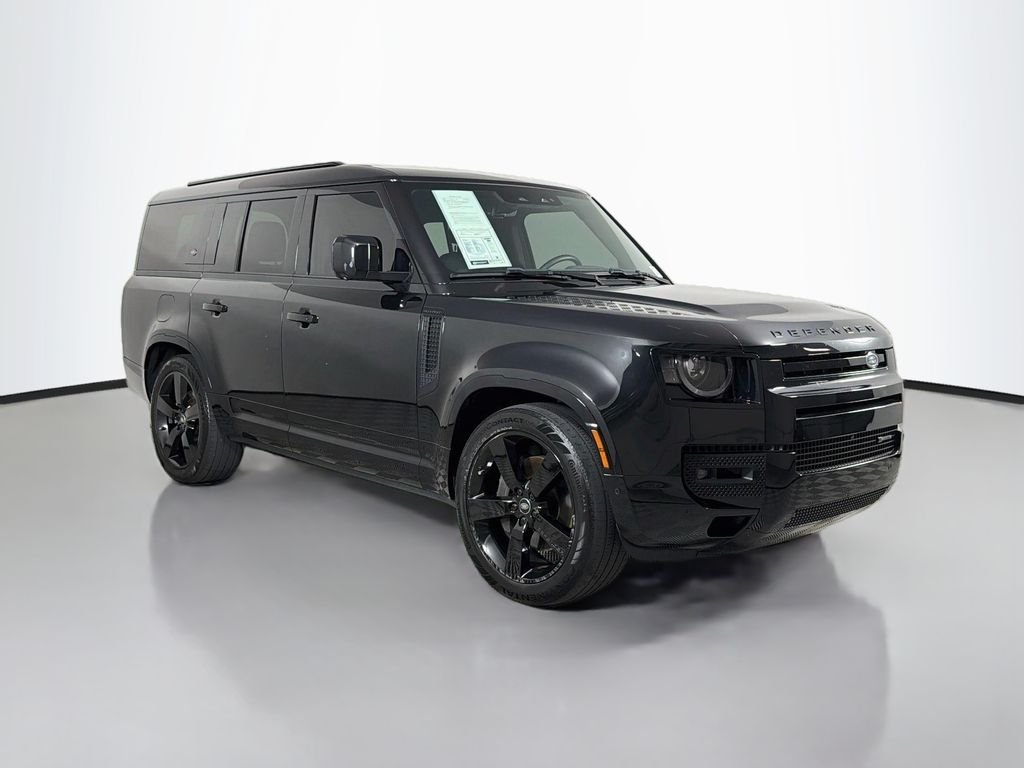 Certified Used 2023 Black Land Rover X-Dynamic SE image 3