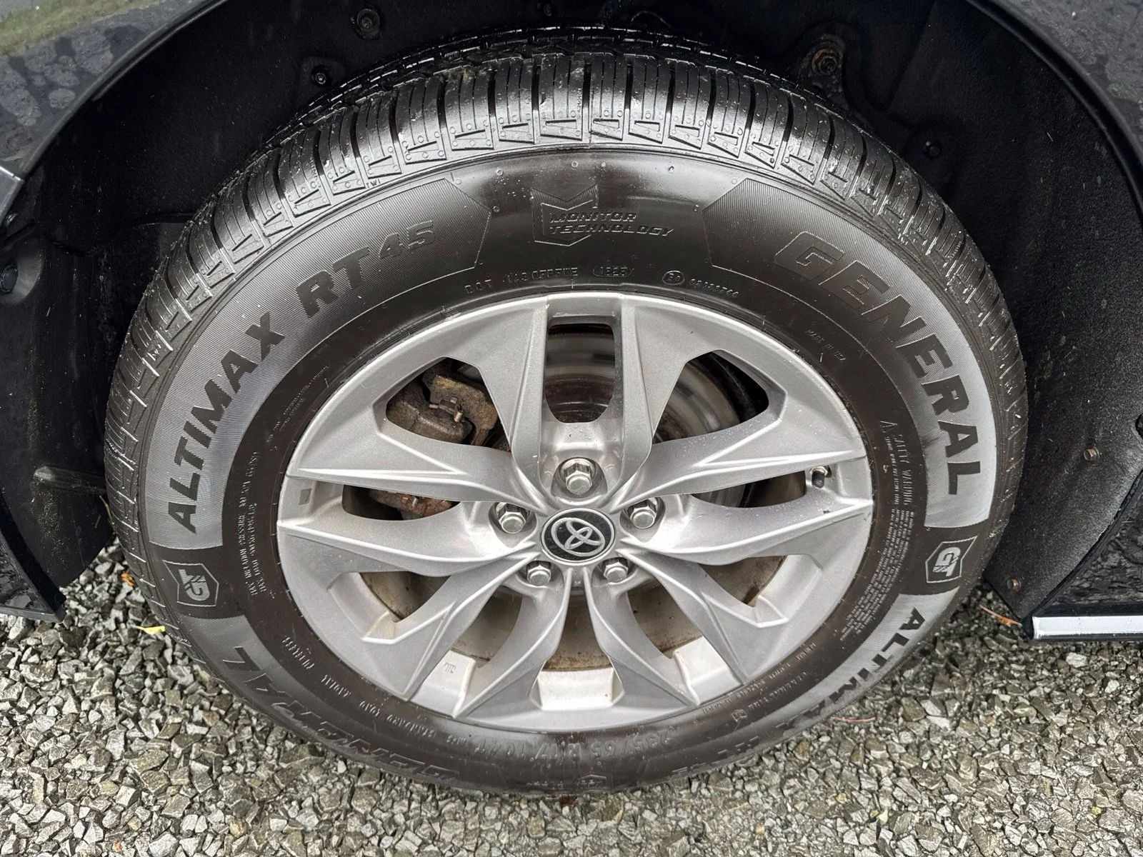 Used 2021 Midnight Black Metallic Toyota XLE image 23