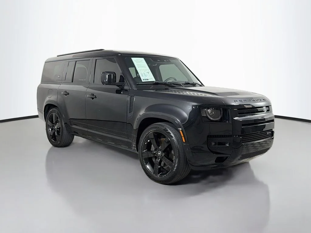 Certified Used 2023 Black Land Rover X-Dynamic SE image 3