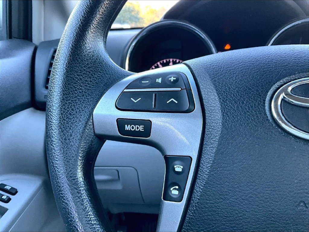 Used 2013 Silver Toyota Base image 23