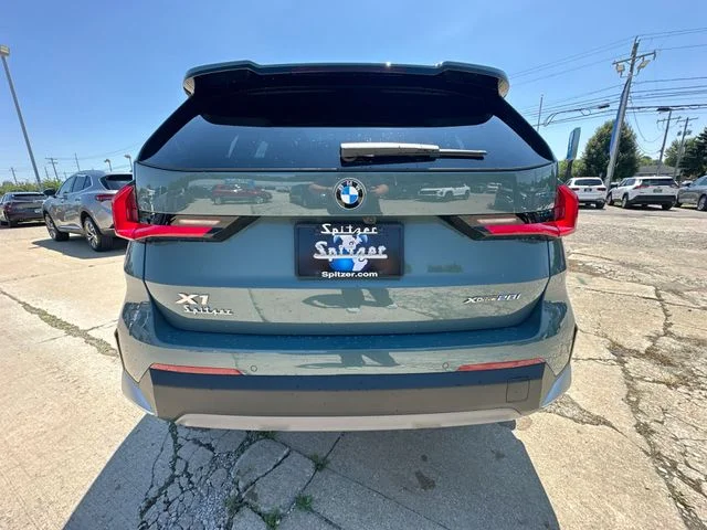 Used 2023 Green BMW xDrive28i image 35